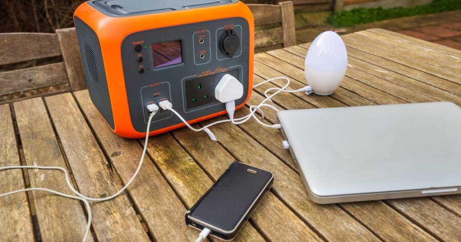 A Guide to Solar Generators: The Benefits & How to Choose One